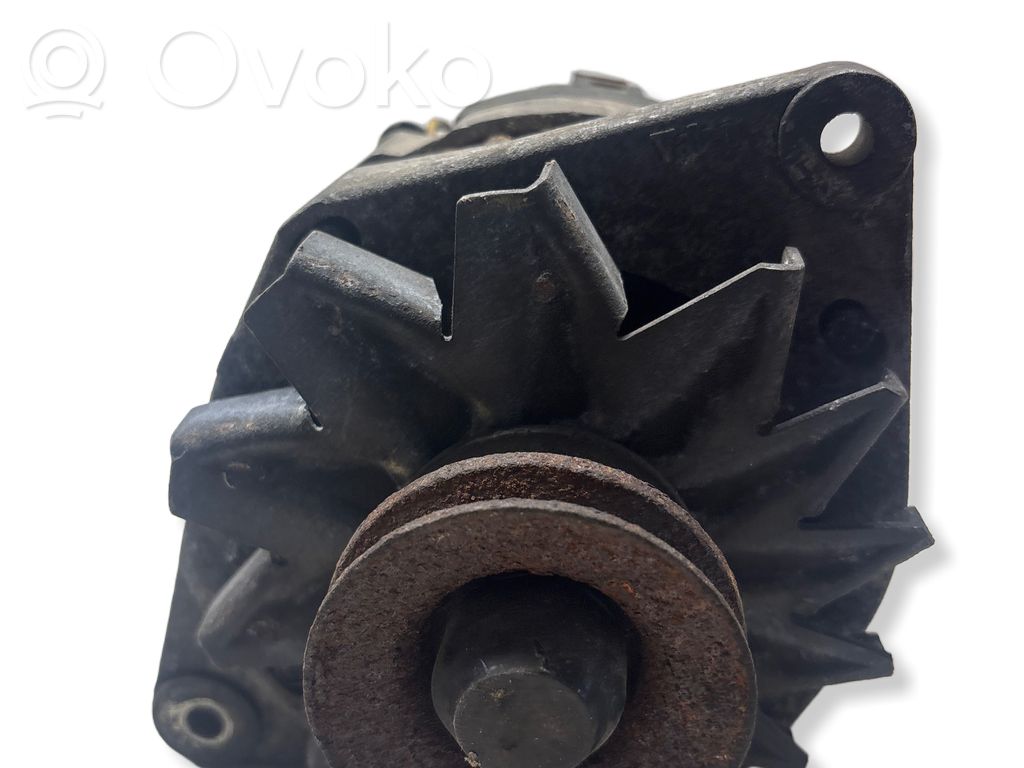 Renault 19 Ģenerators 