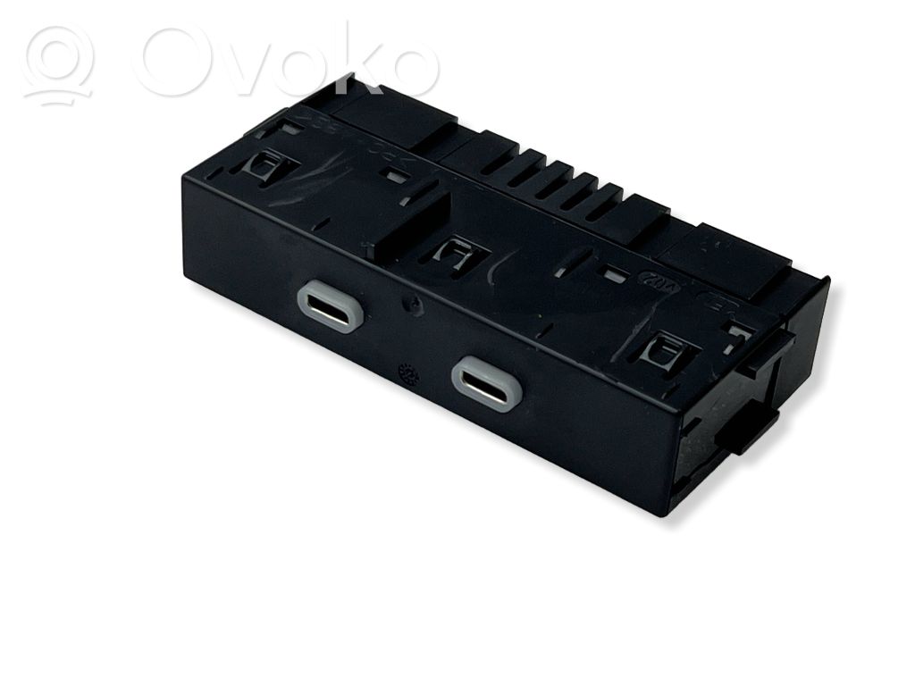 Audi A3 8Y Enchufe conector USB 