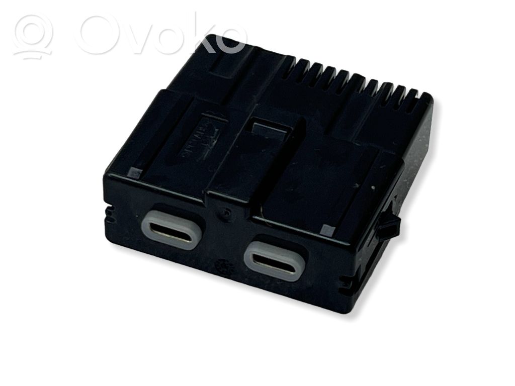 Volkswagen T-Roc USB socket connector 