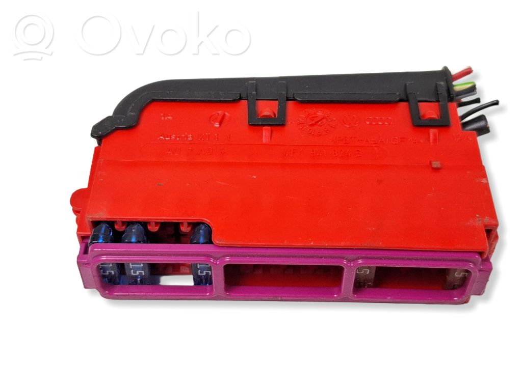 Audi Q7 4L Fuse module 