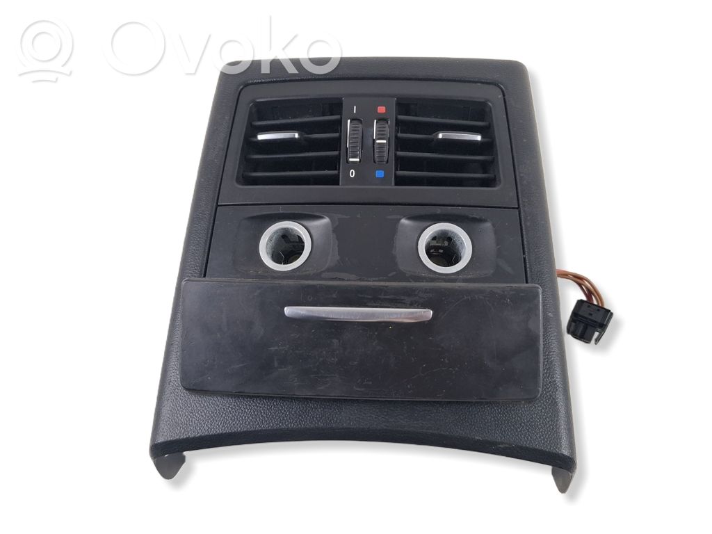 BMW 3 E90 E91 Aizmugurējā gaisa - ventilācijas reste 