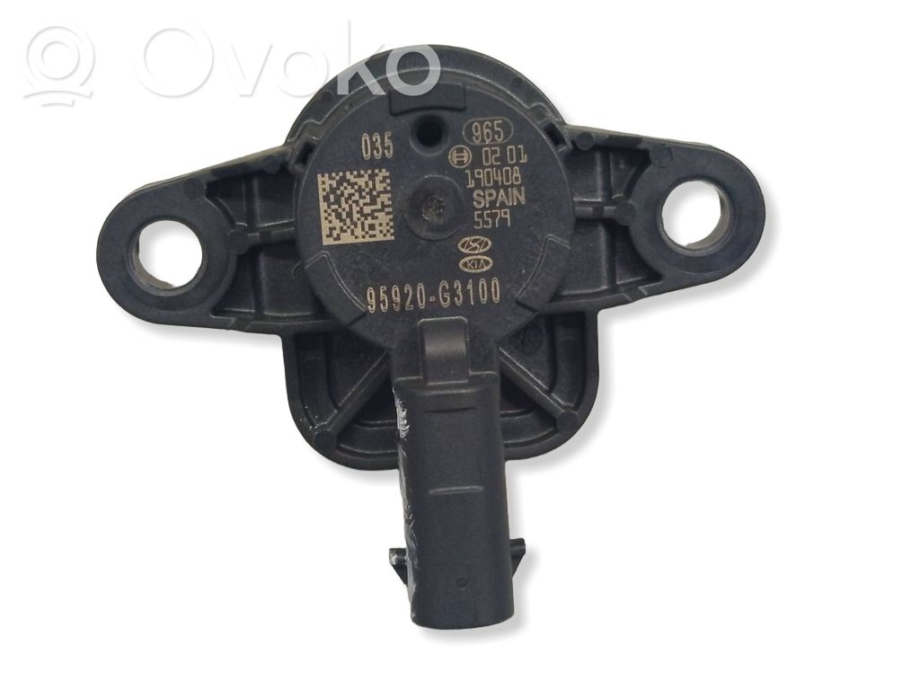 Hyundai i30 fastback Airbag deployment crash/impact sensor 