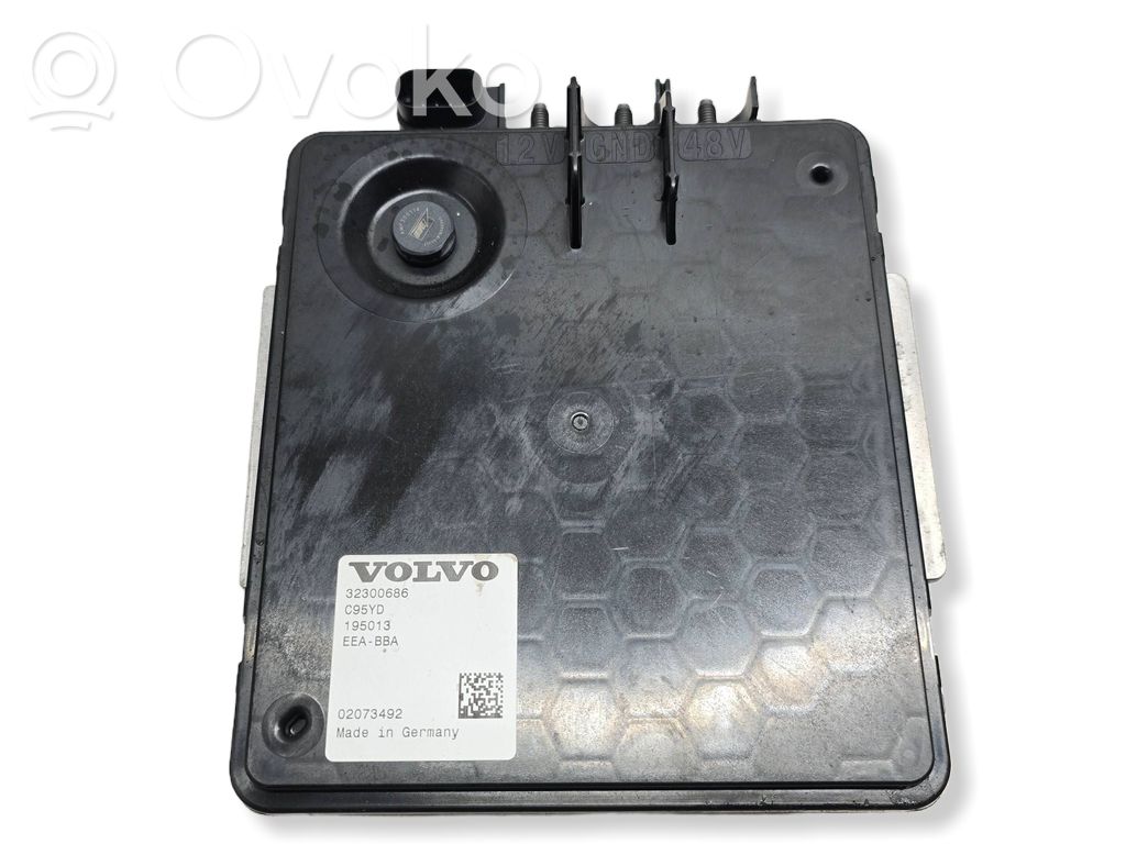 Volvo XC90 Voltage converter inverter 