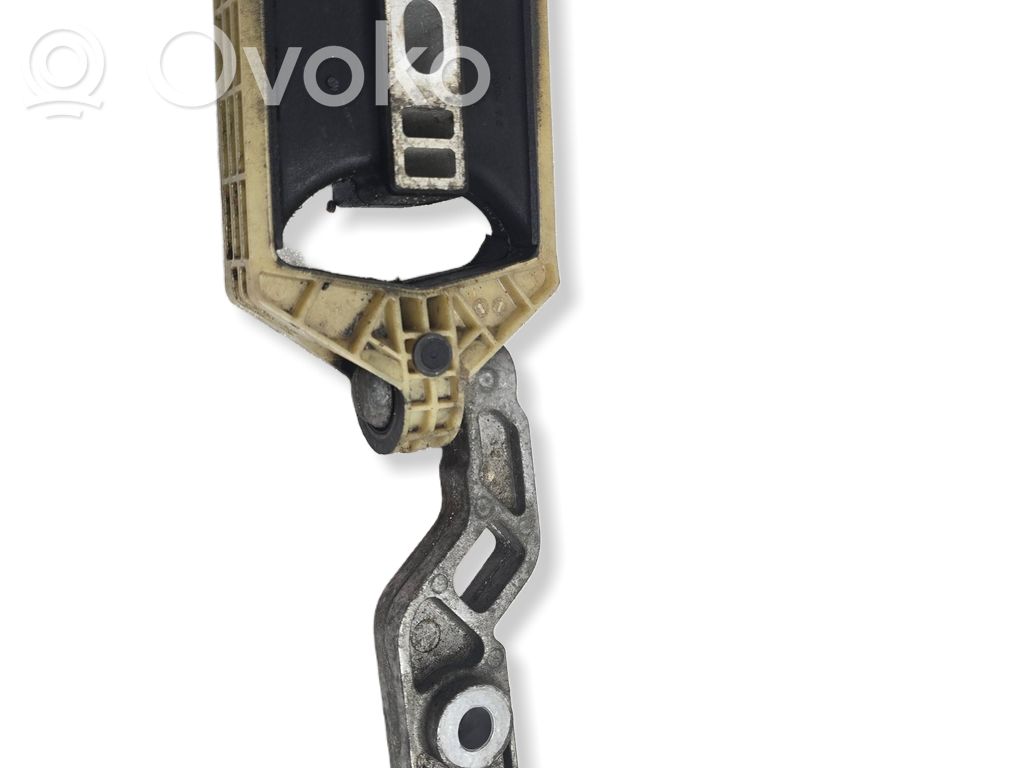 Volvo XC90 Engine mount bracket 