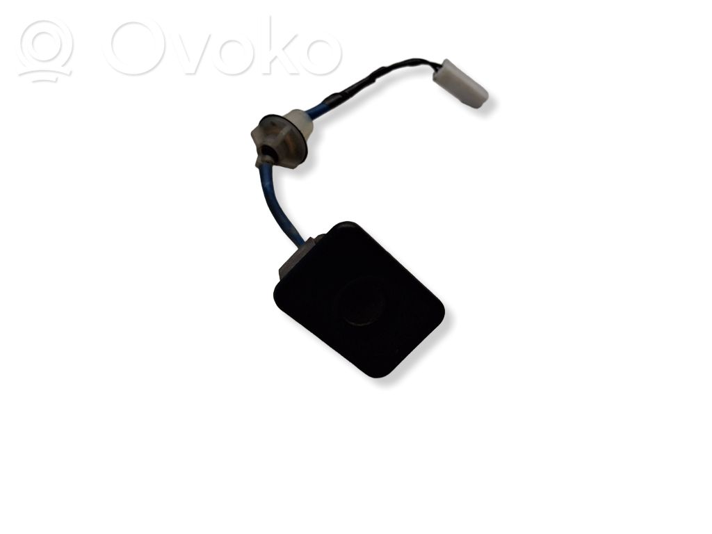 Tailgate opening switch   GS2A676S0