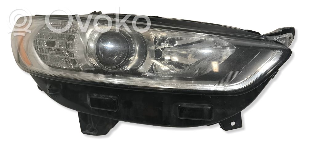 Ford Fusion II Lampa przednia 
