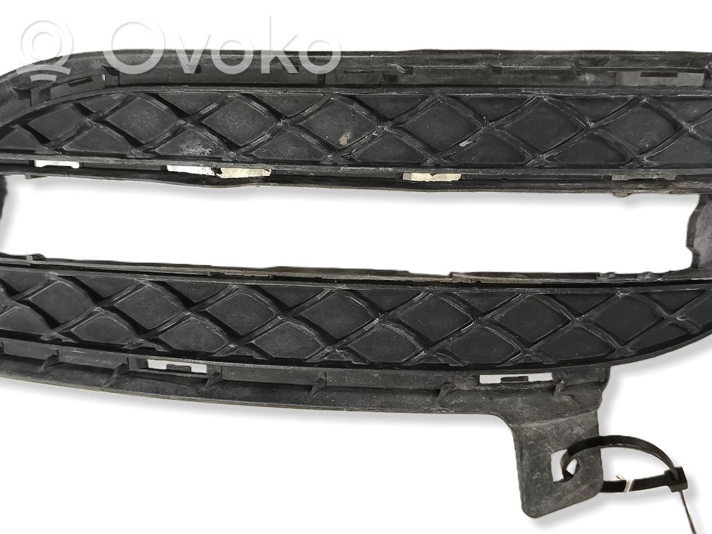 Mercedes-Benz B W246 W242 Kratka dolna zderzaka przedniego 