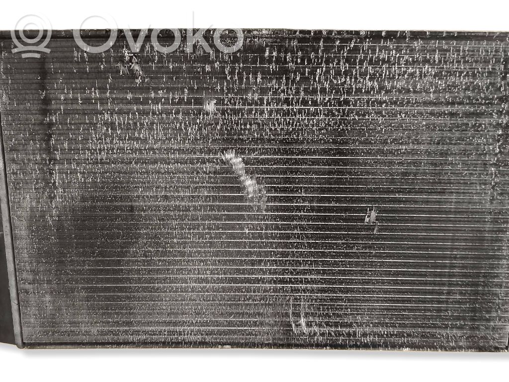 Volkswagen PASSAT B6 Aušinimo skysčio radiatorius 