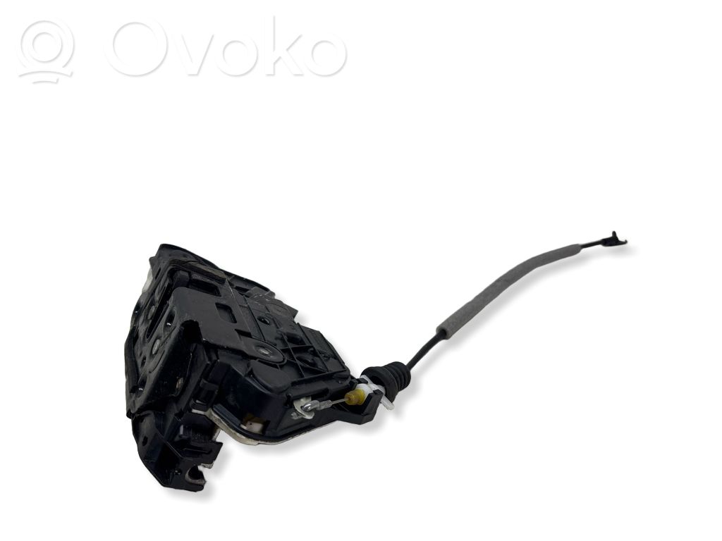 Volkswagen Tiguan Front door lock 