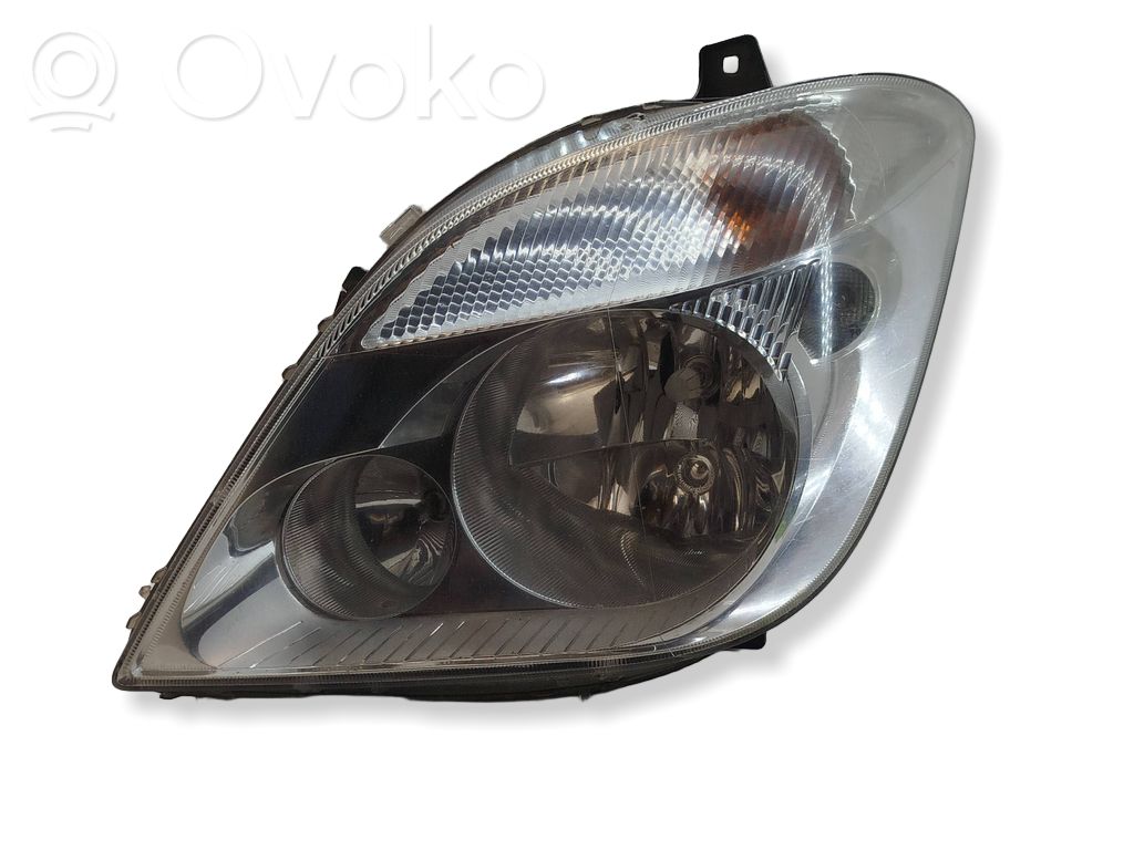 Mercedes-Benz Sprinter W906 Lampa przednia 