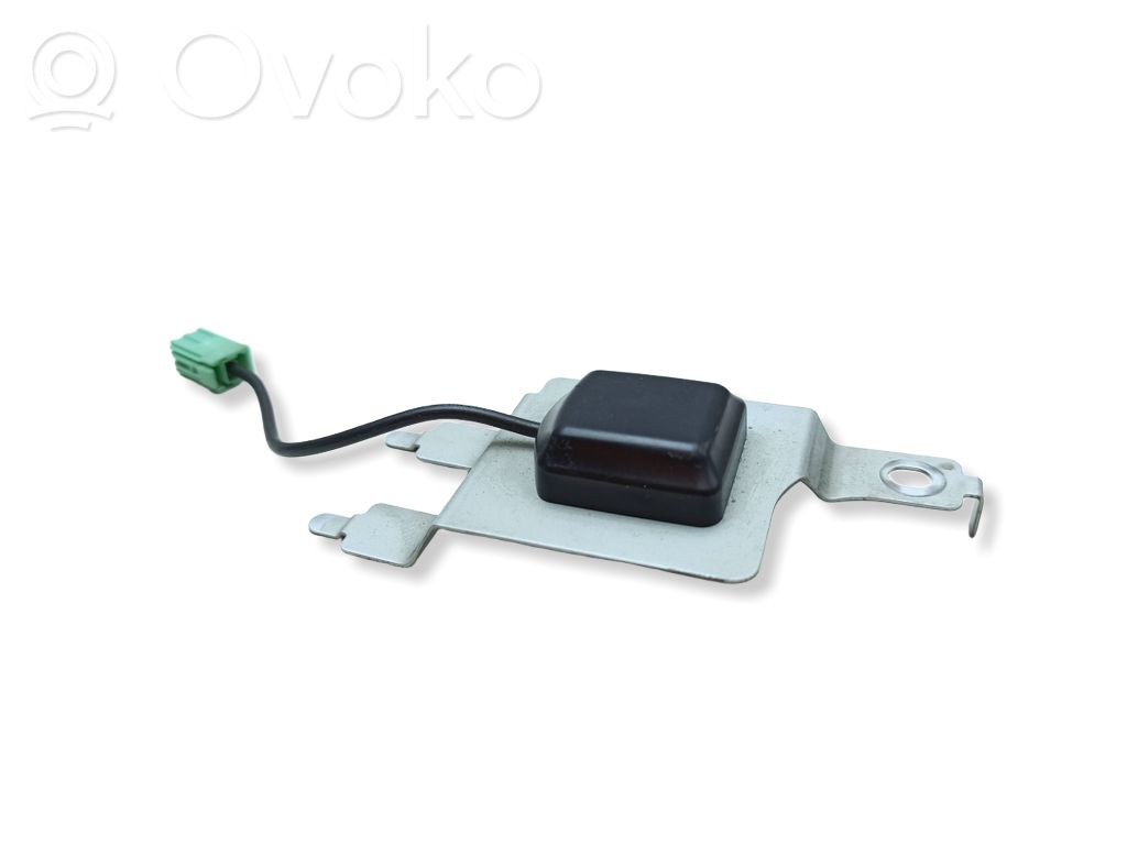 Mazda RX8 GPS-pystyantenni 