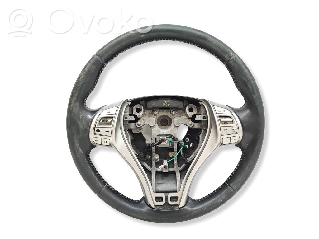 Nissan Qashqai Ohjauspyörä 