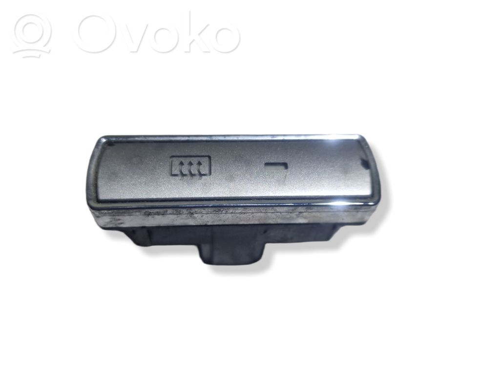Ford S-MAX Windscreen/window heater switch 