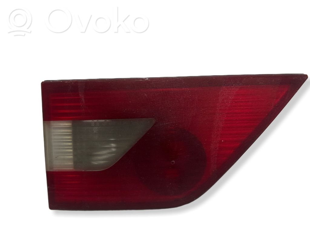 BMW X3 E83 Takaluukun takavalot 