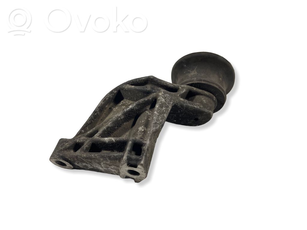Generator/alternator bracket   8A0199343G