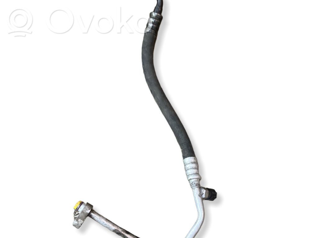 BMW 7 E65 E66 Ilmastointilaitteen putki (A/C) 