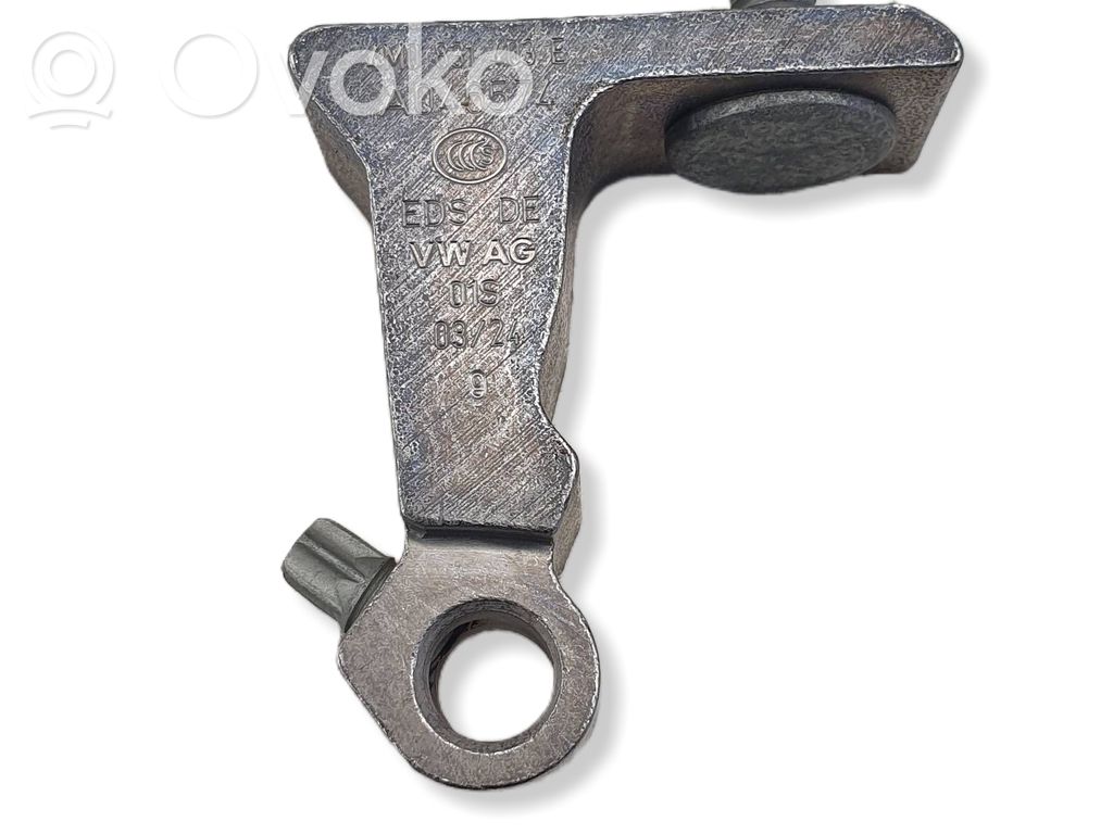 Volkswagen Touareg III Front door upper hinge 