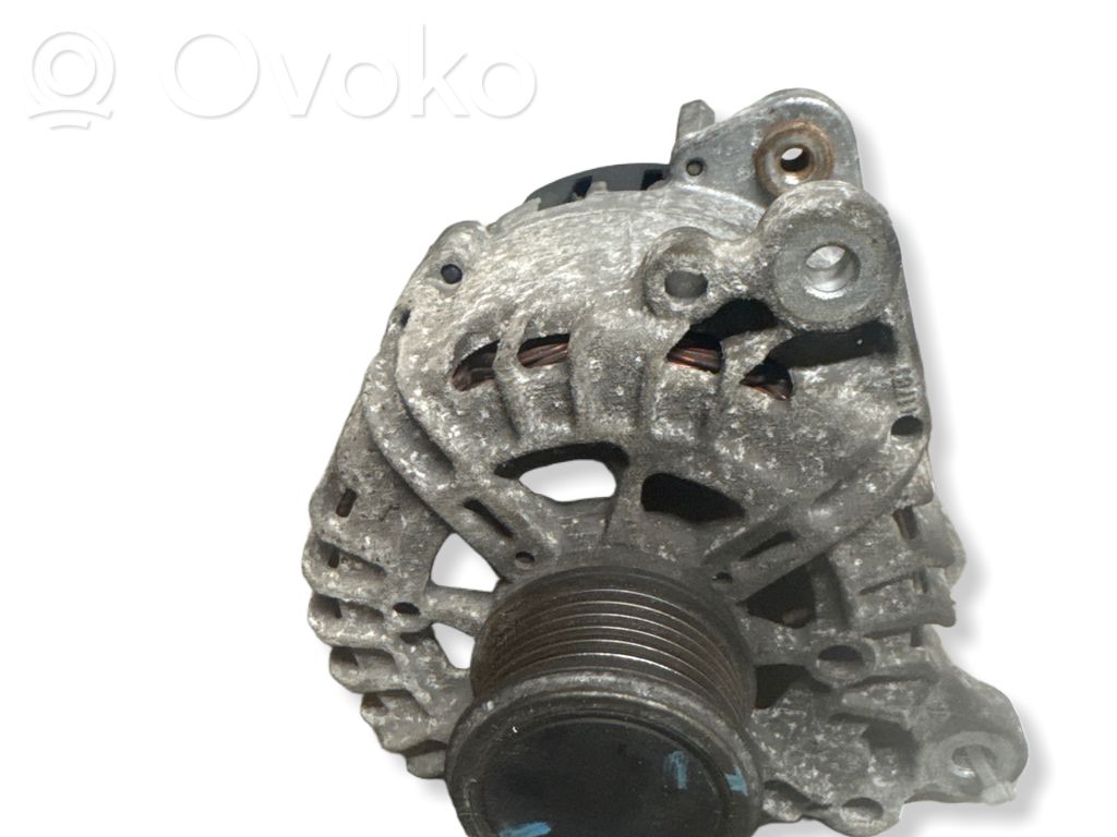 Volkswagen Golf VIII Generator/alternator 