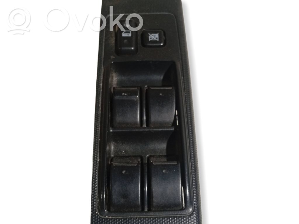 Toyota Corolla Verso AR10 Electric window control switch 