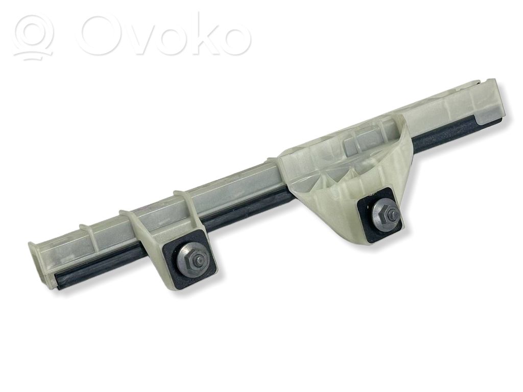Listwa szyby drzwi tylnych   822176862R,47494