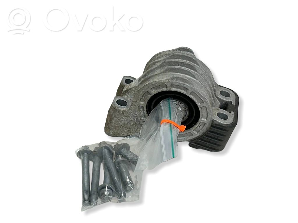 BMW i4 Engine mount bracket 