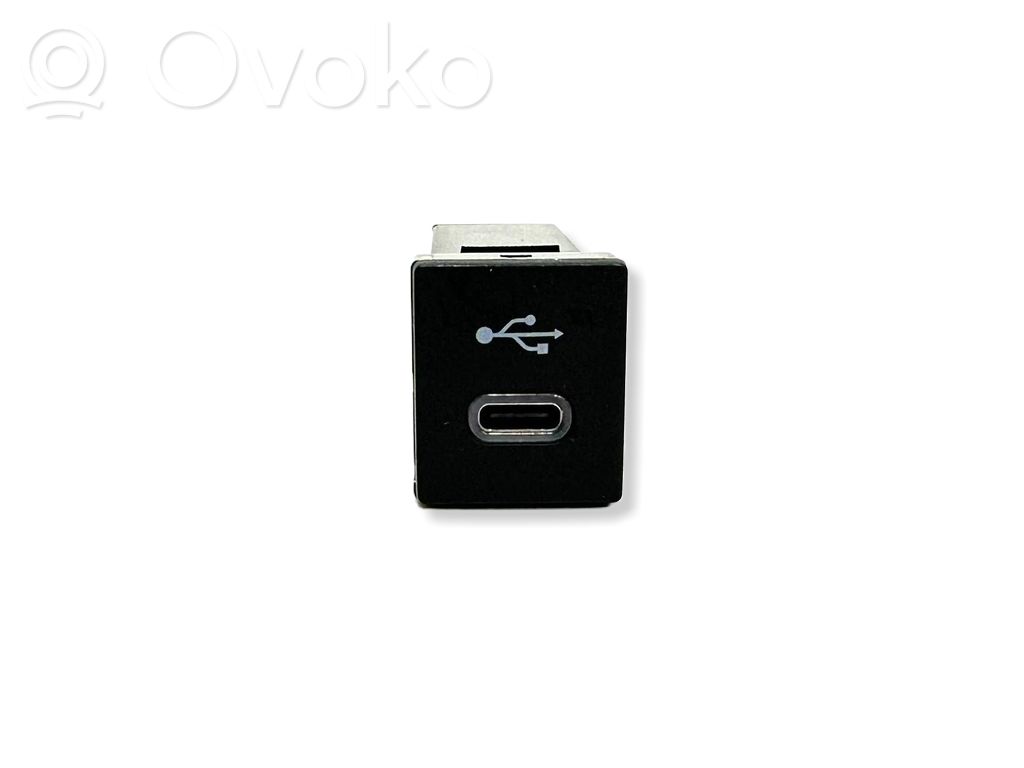 Toyota Corolla Cross USB jungtis 