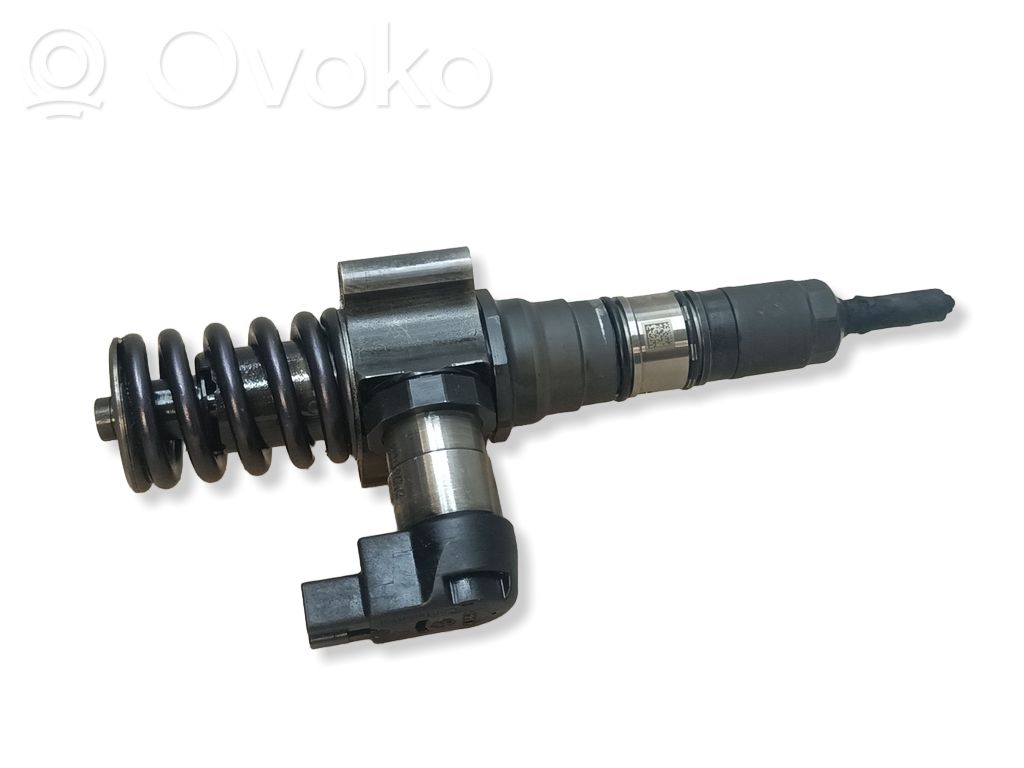 Volkswagen PASSAT B6 Wtryskiwacz paliwa 