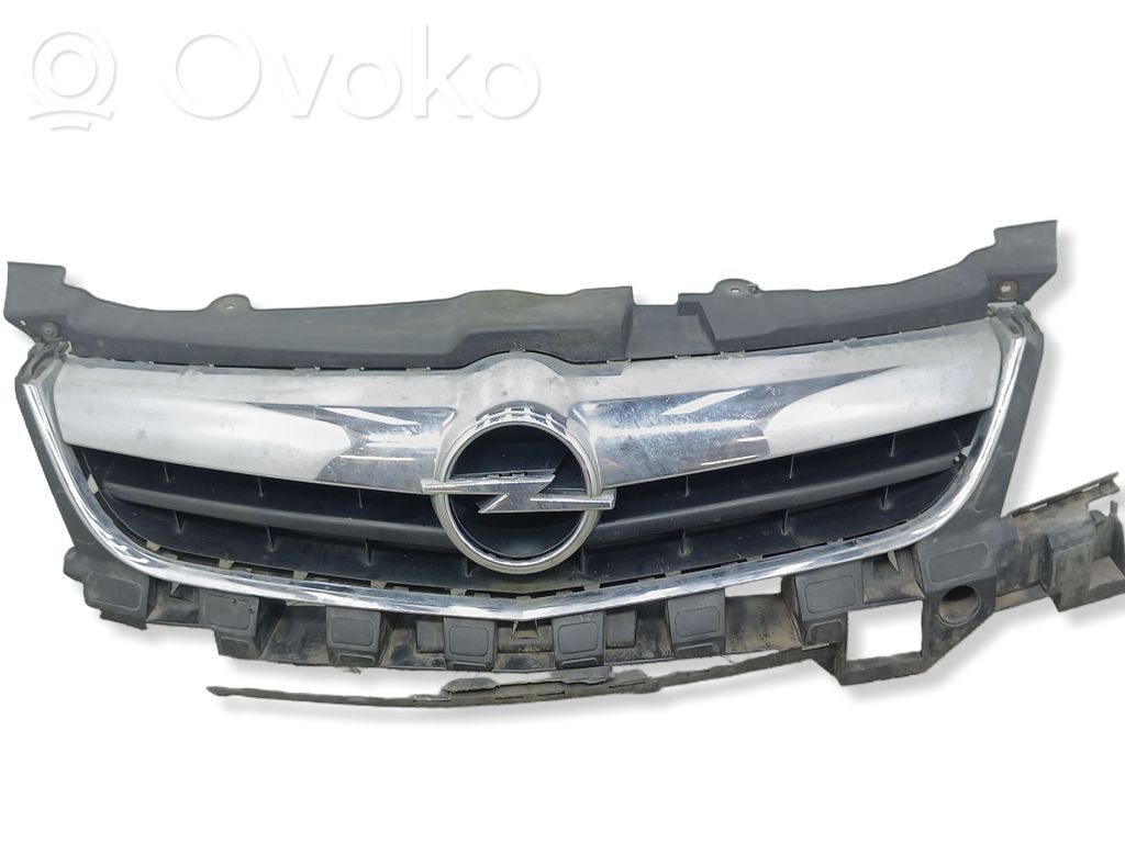 Opel Signum Etupuskurin ylempi jäähdytinsäleikkö 
