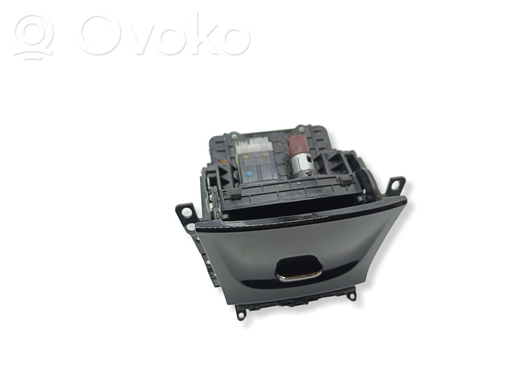 Opel Mokka X Ashtray (front) 