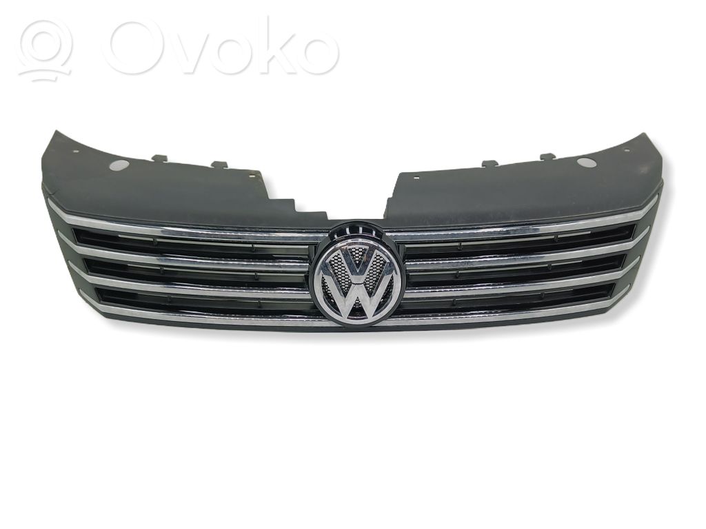 Volkswagen PASSAT B7 Etupuskurin ylempi jäähdytinsäleikkö 