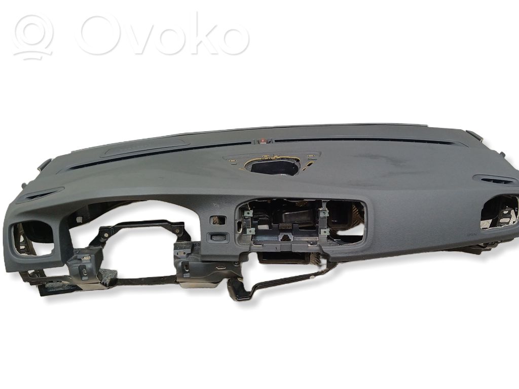Volvo S60 Dashboard 
