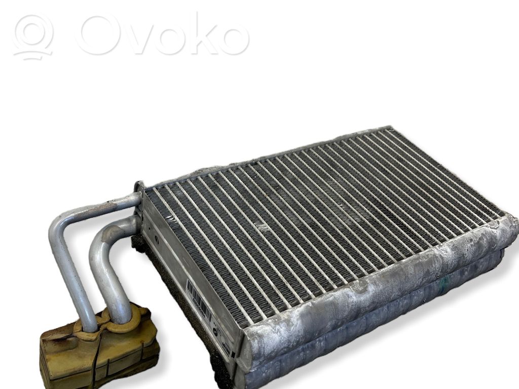 BMW 5 E60 E61 Gaisa kondicioniera radiators (salonā) 
