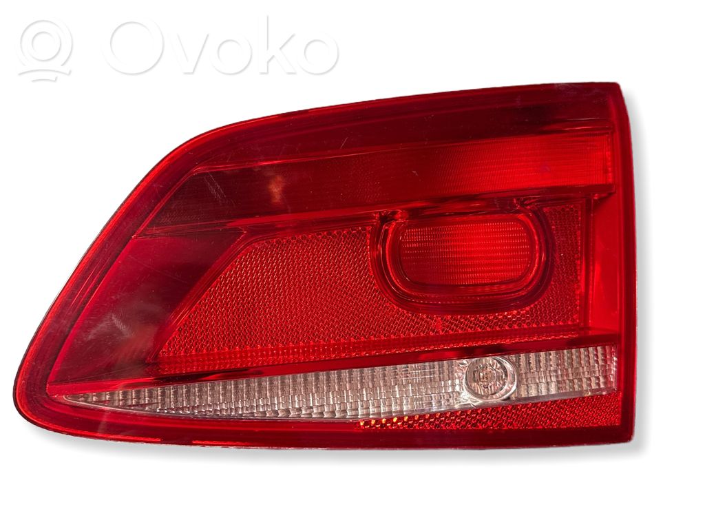 Volkswagen PASSAT B7 Lampy tylnej klapy bagażnika 