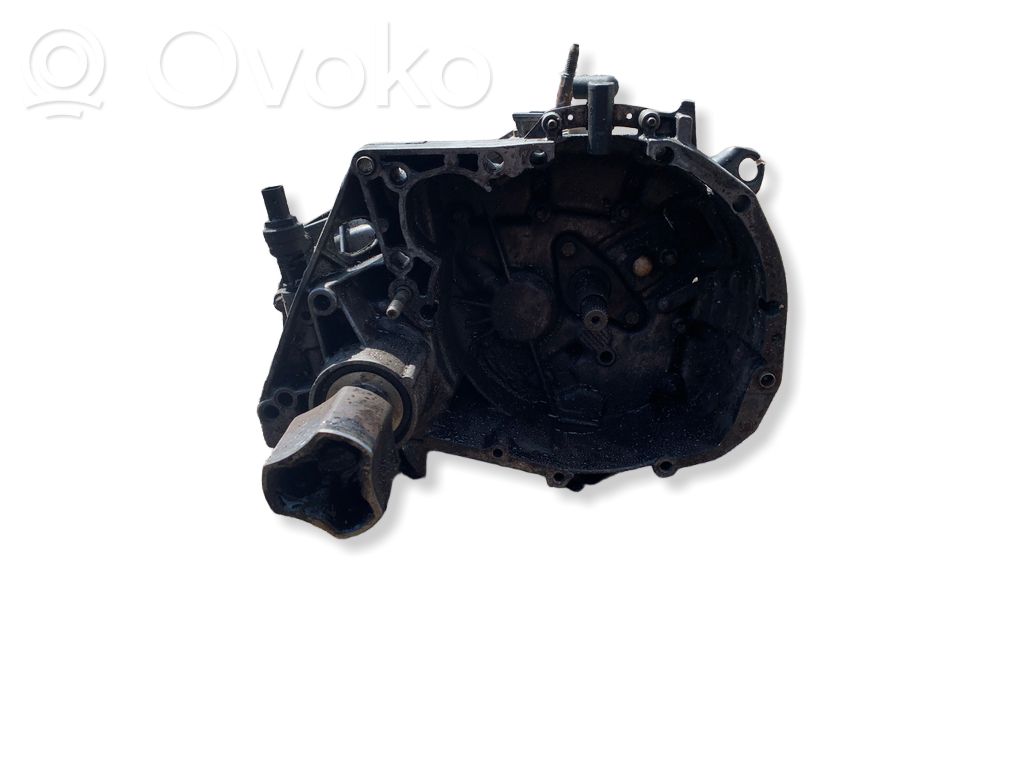 Renault Clio II Manual 5 speed gearbox 