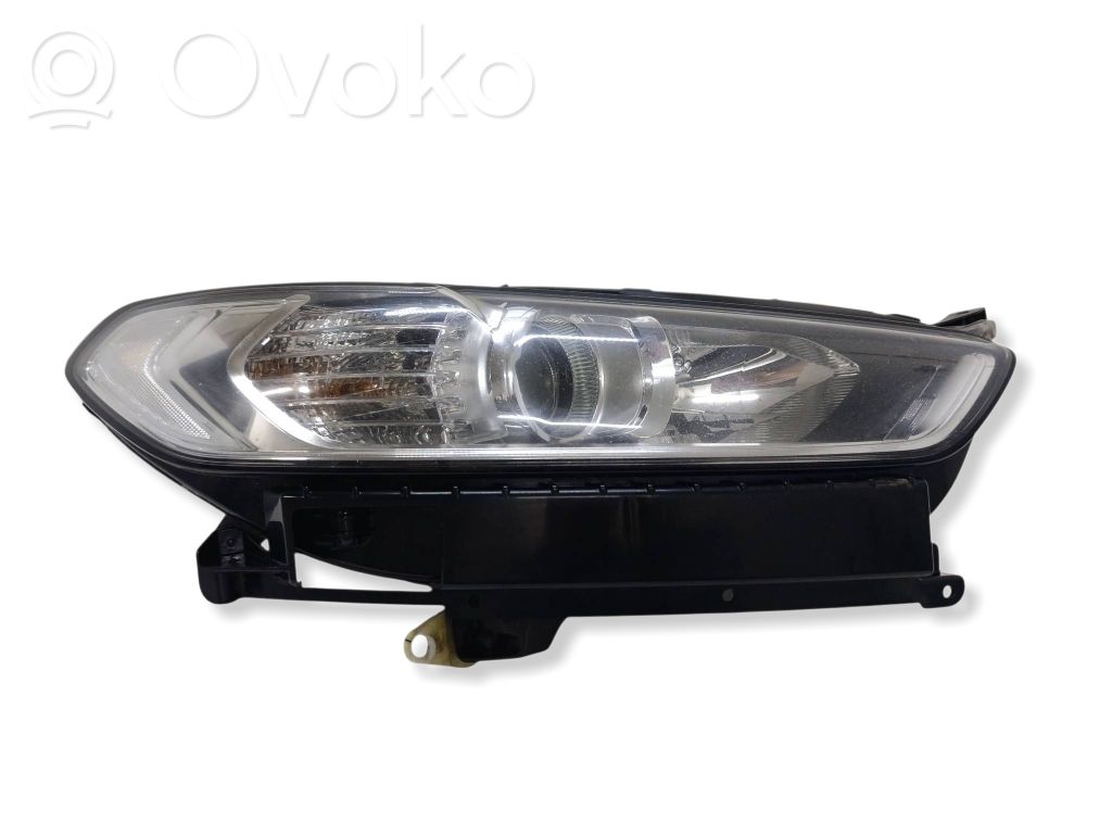 Ford Mondeo MK V Lampa przednia 