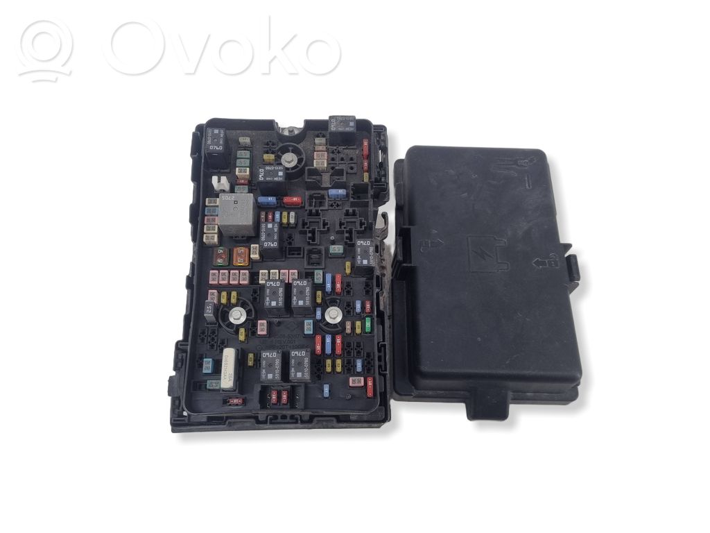 Chrysler Pacifica Fuse box set 