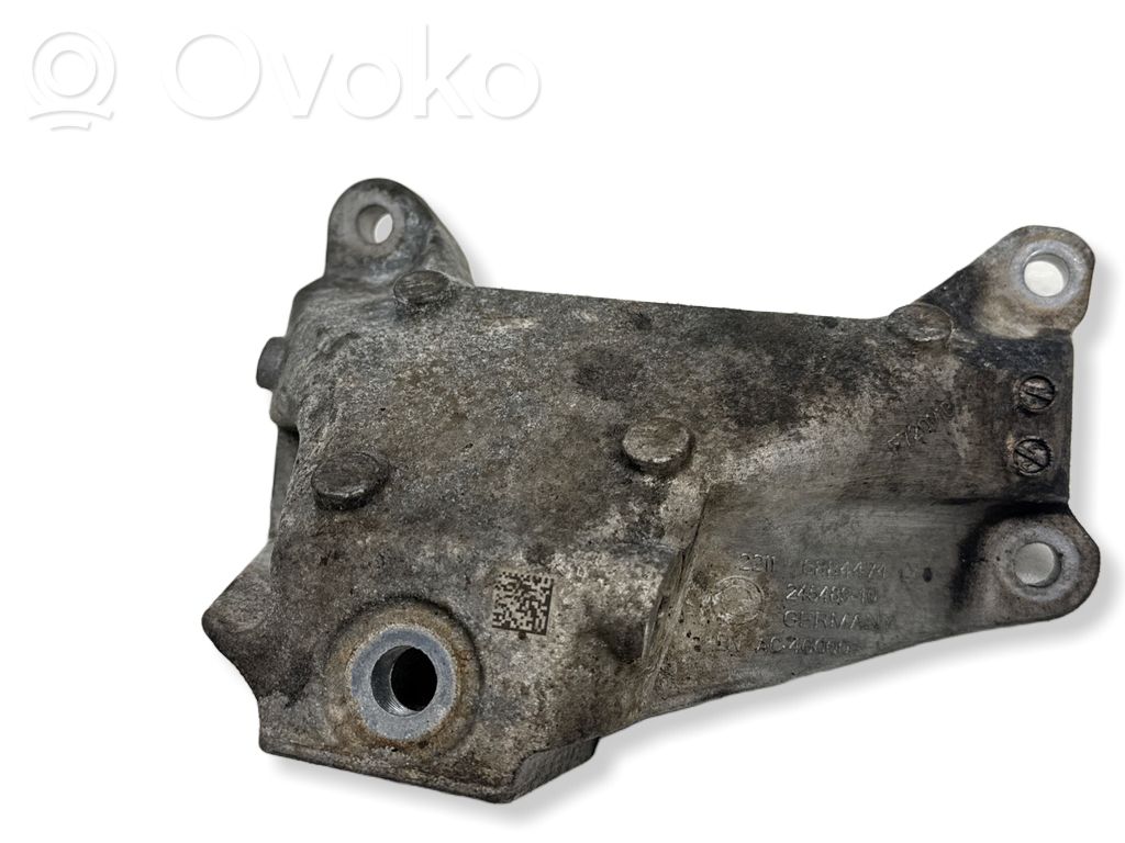 BMW X5 G05 Engine mounting bracket 