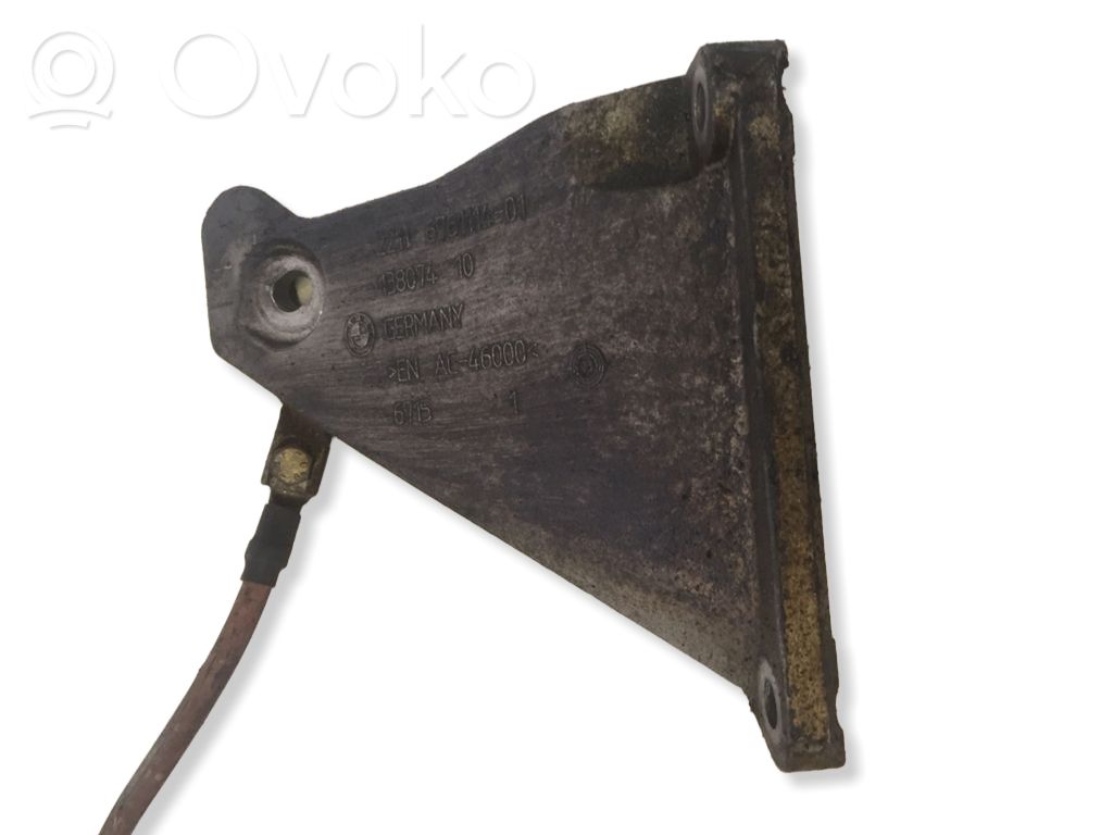 Engine mounting bracket   6761114