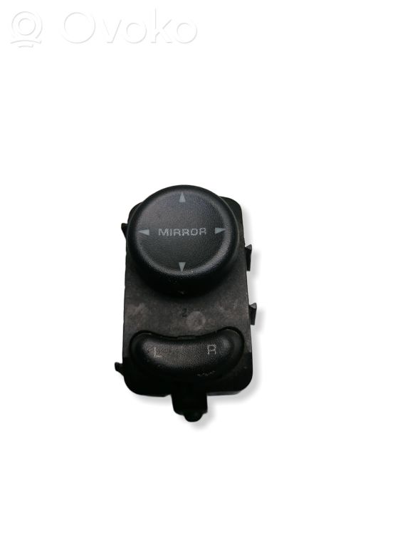 Chrysler 300M Wing mirror switch 
