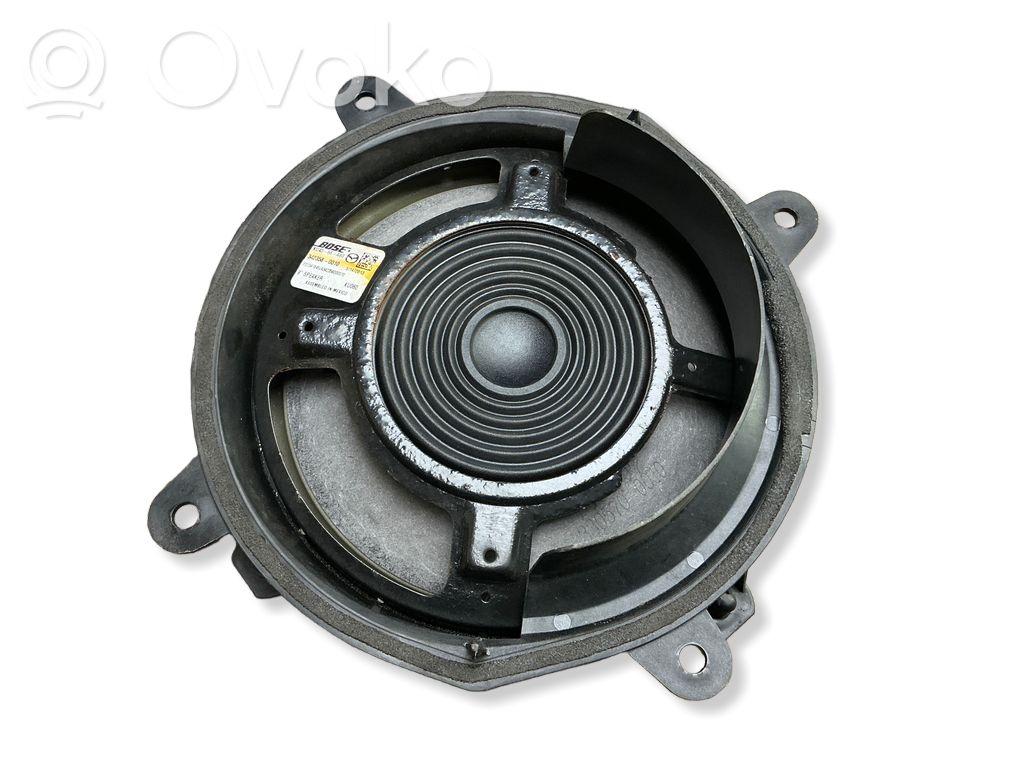 Mazda 6 Garsiakalbis (-iai) priekinėse duryse 