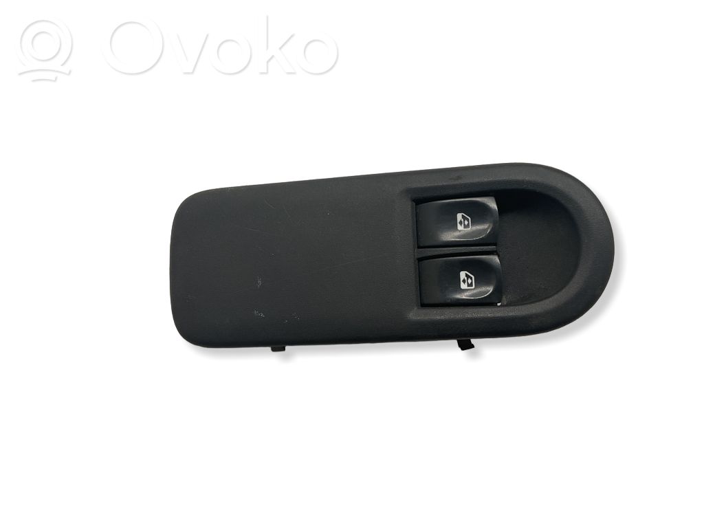 Renault Clio III Electric window control switch 