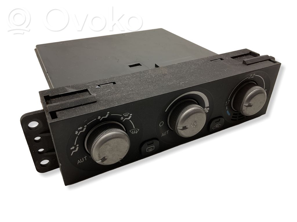 Mitsubishi Pajero Climate control unit 