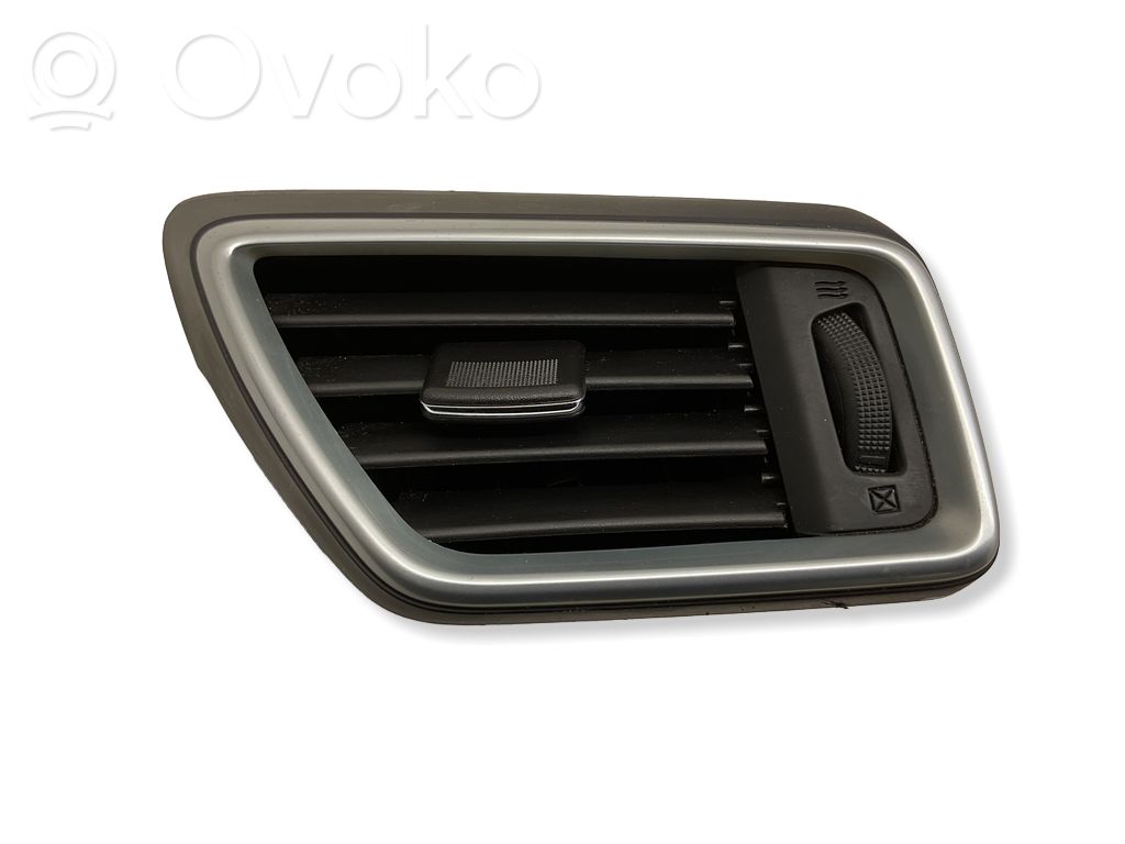 Nissan Qashqai Boczna kratka nawiewu deski rozdzielczej 