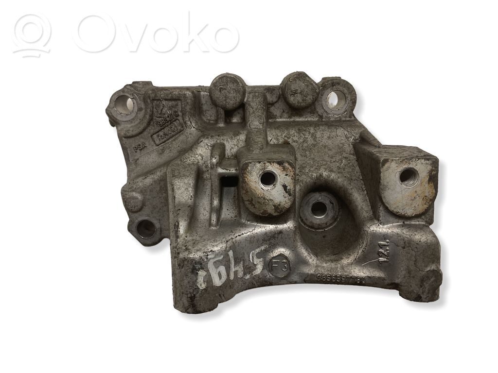 Land Rover Range Rover Evoque L538 Engine mounting bracket 