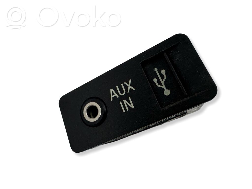 BMW 7 F01 F02 F03 F04 AUX savienotājs 