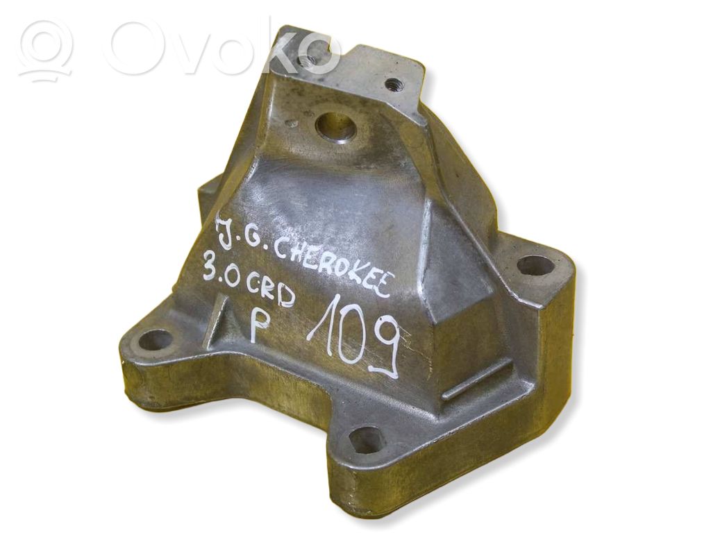 Jeep Grand Cherokee Engine mounting bracket 