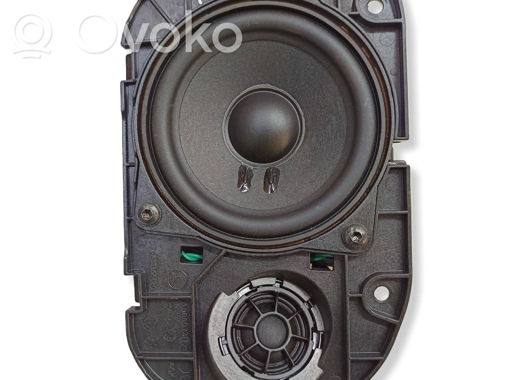 BMW 5 G30 G31 G38 Głośnik półki bagażnika 