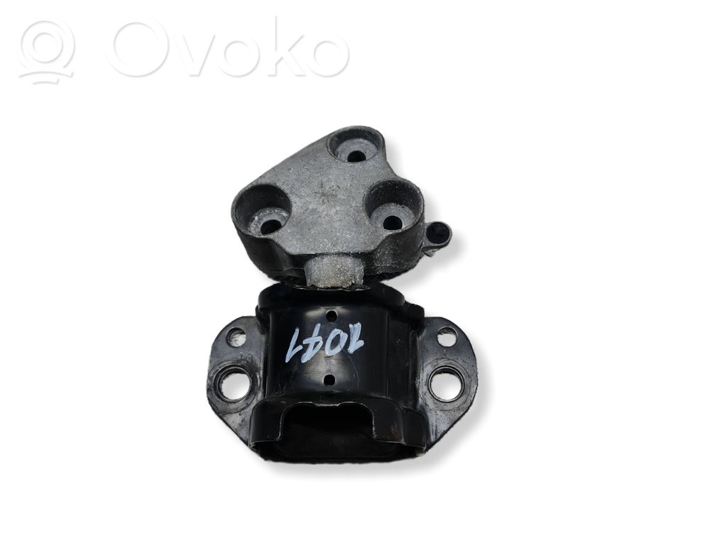 Renault Clio II Engine mount bracket 