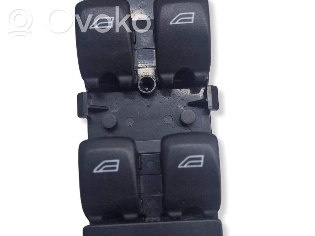 Volvo V70 Electric window control switch 