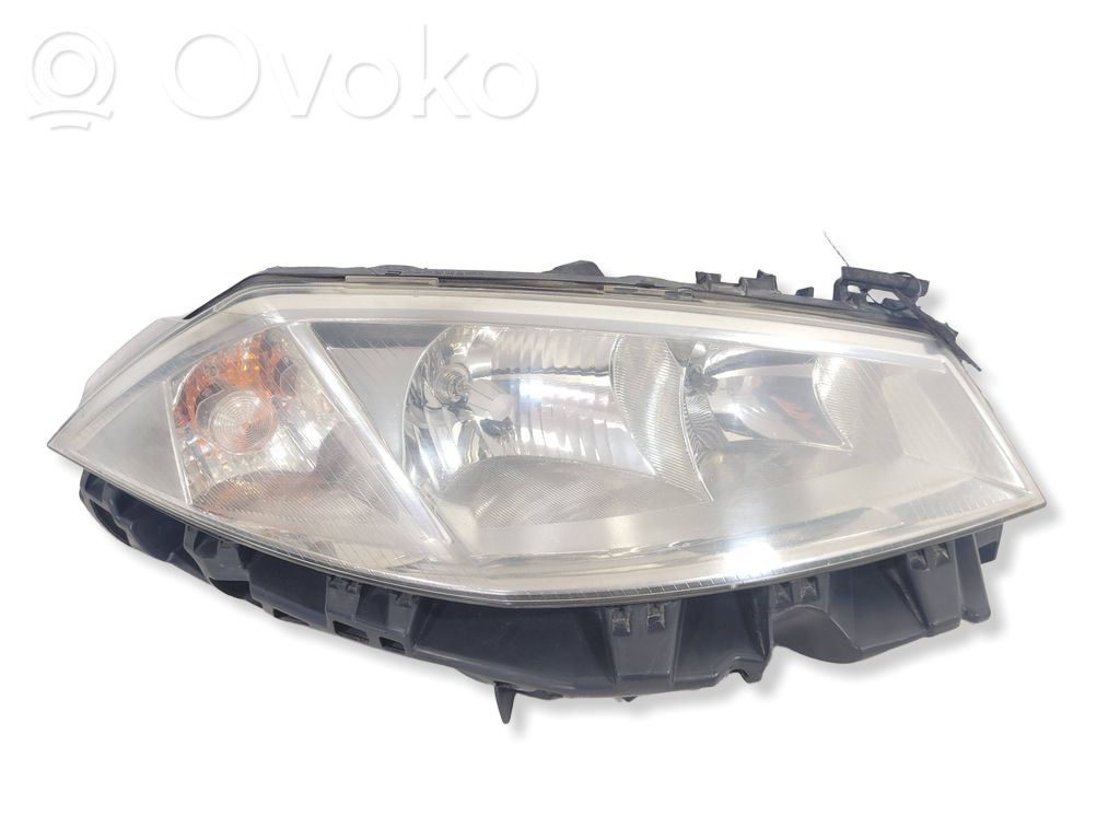 Renault Megane II Lampa przednia 